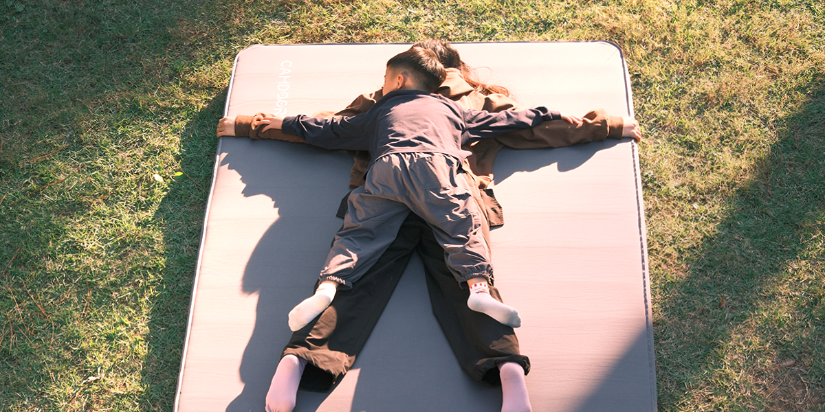 改変キャンプの夜を変える鍵——充気マットの重要性