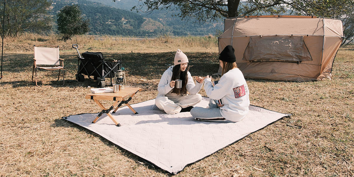 カップルでピクニックするなら、防水ピクニックシートが必要？