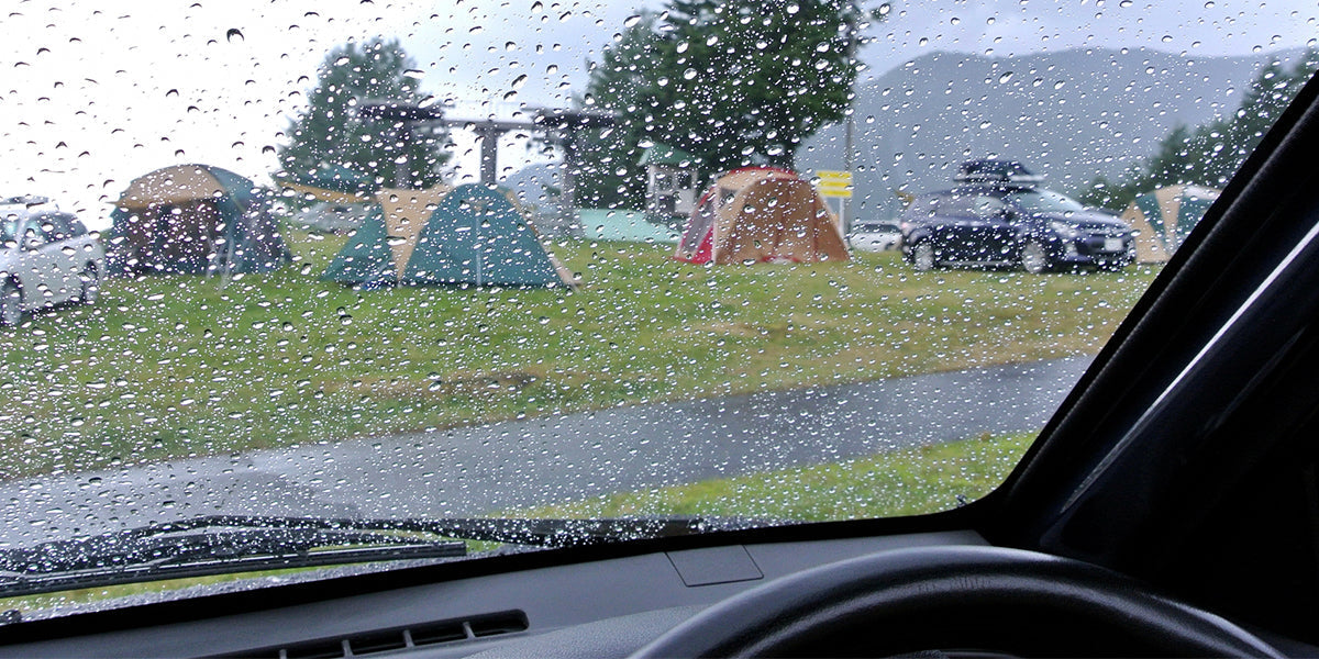 雨の日キャンプは本当に楽しめる？快適に過ごすための準備と工夫